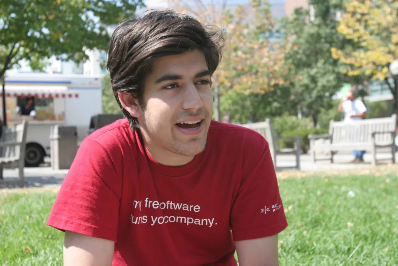 Aaron Swartz anısına: bilgiyi çitleyenlere karşı bir hayat